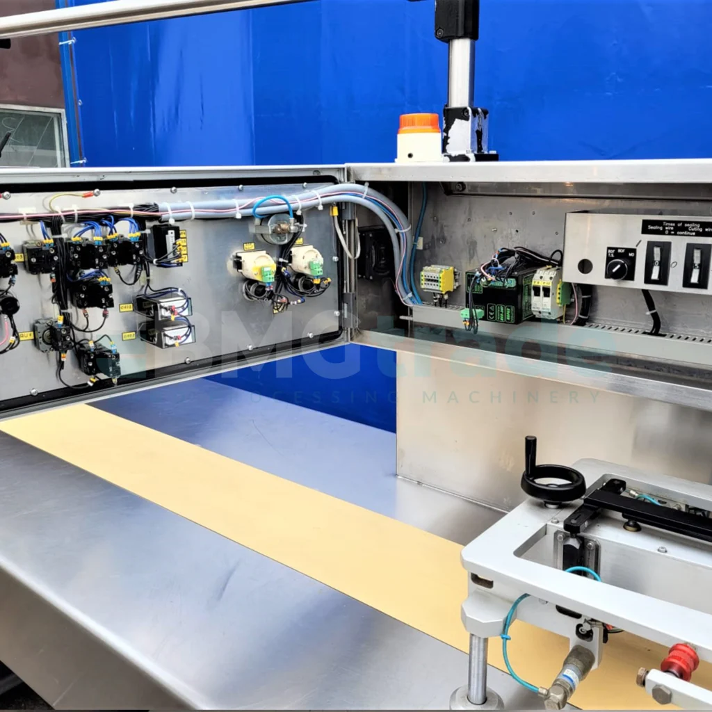 Cryovac CJ50 MD industrial flow-pack machine