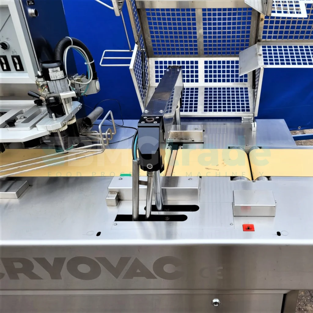 Cryovac CJ50 MD industrial flow-pack machine