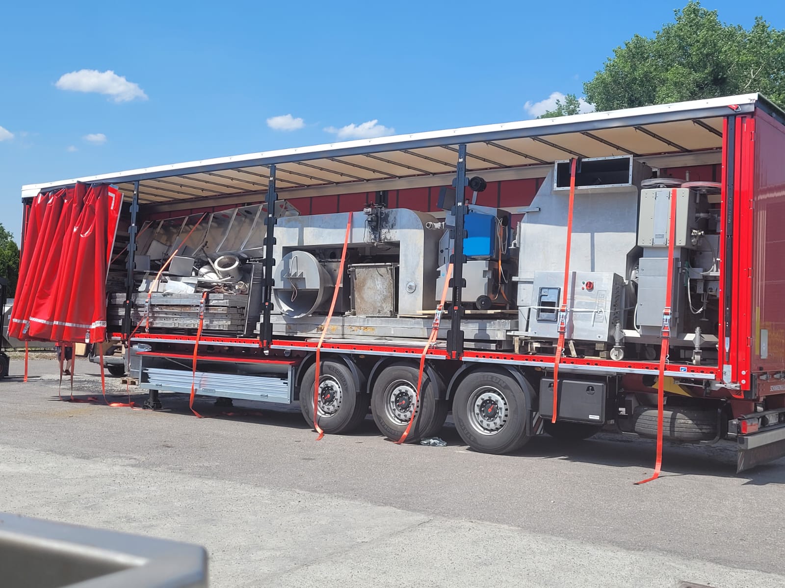 2 x Vemag for 8 trolleys smokehouses on the road to customer.
