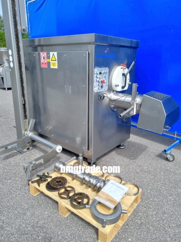 CFS-Automince-200-frozen-blocks-grinder-2