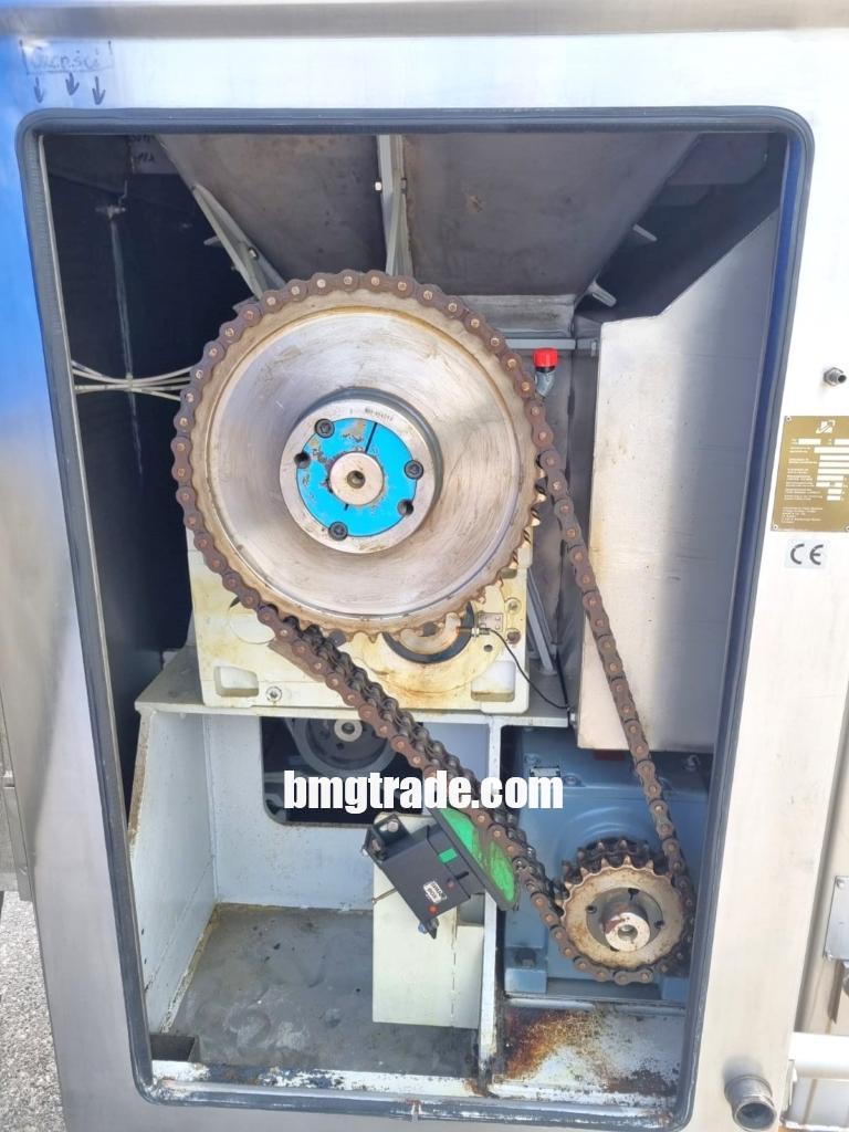 CFS-Automince-200-frozen-blocks-grinder-5