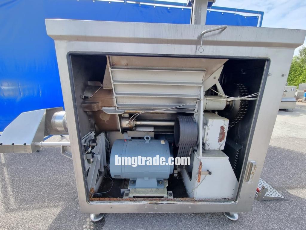 CFS-Automince-200-frozen-blocks-grinder-8