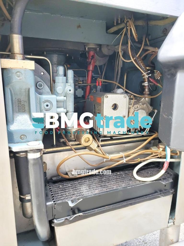 Handtmann-VF300B-vacuum-stuffer-18