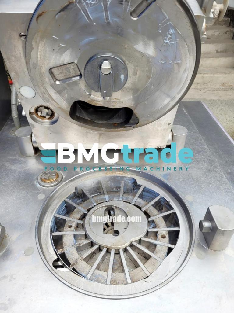 Handtmann-VF300B-vacuum-stuffer-4