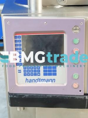 Handtmann-VF300B-with-loader-30