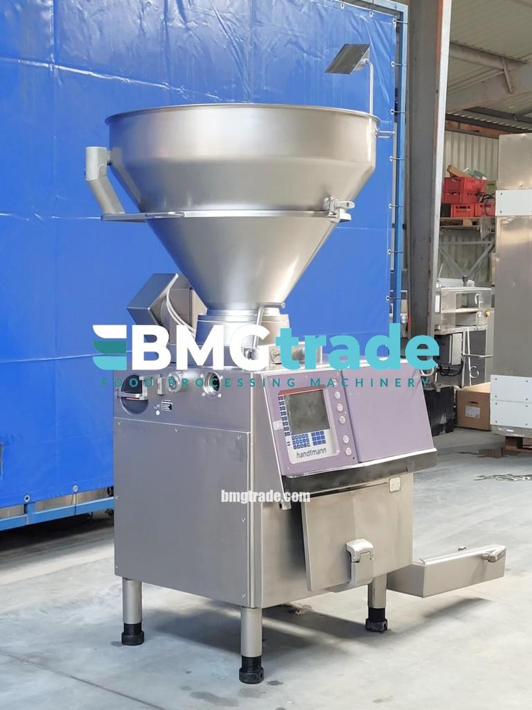 Handtmann-VF300B-with-loader-32