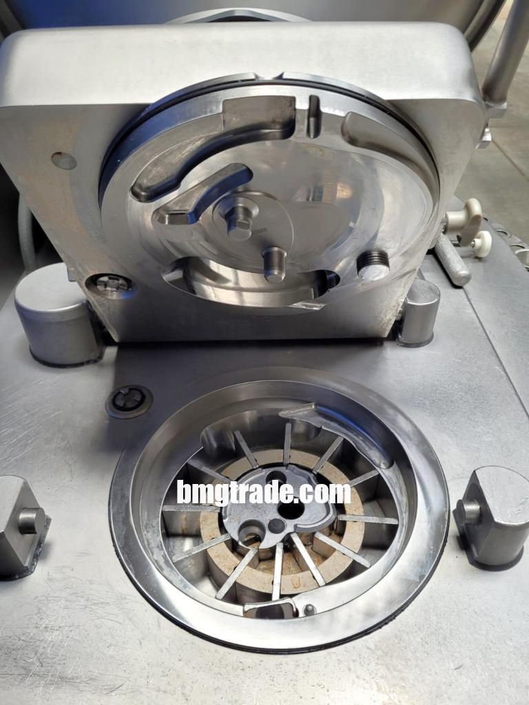 Handtmann-VF620-vacuum-filler-9