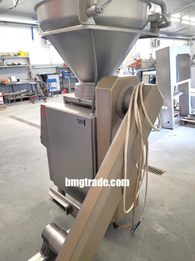 Handtmann-VF80-vacuum-stuffer-9