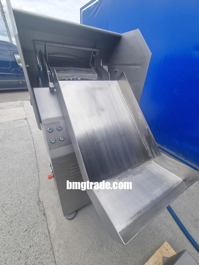 Laska-GS640-frozen-blocks-guillotine-7