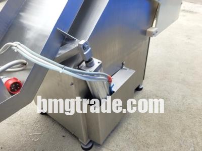 Magurit-frozen-block-guillotine-3