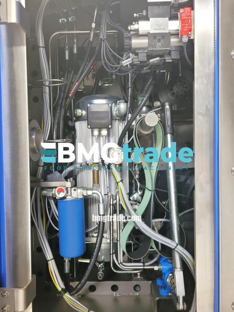 Nowicki-Typhoon-200V-1