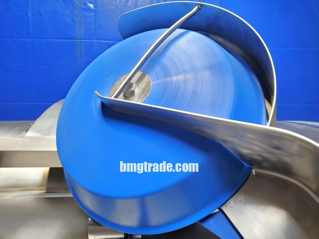 Nowicki-Typhoon-200V-5