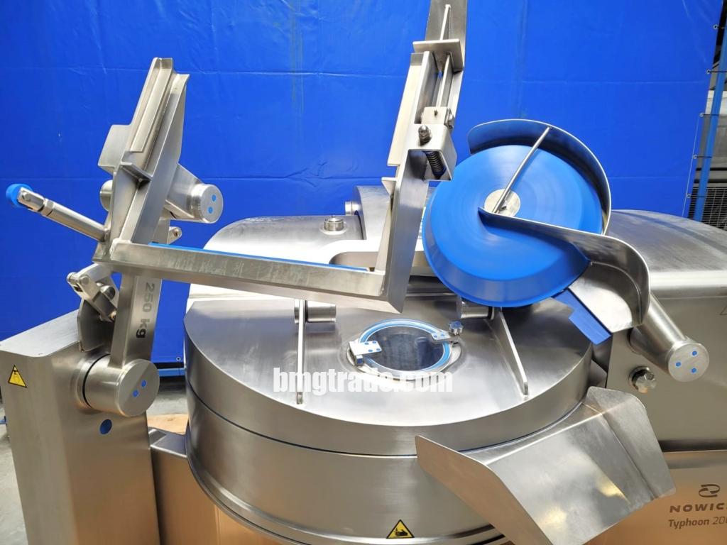 Nowicki-Typhoon-200V-7