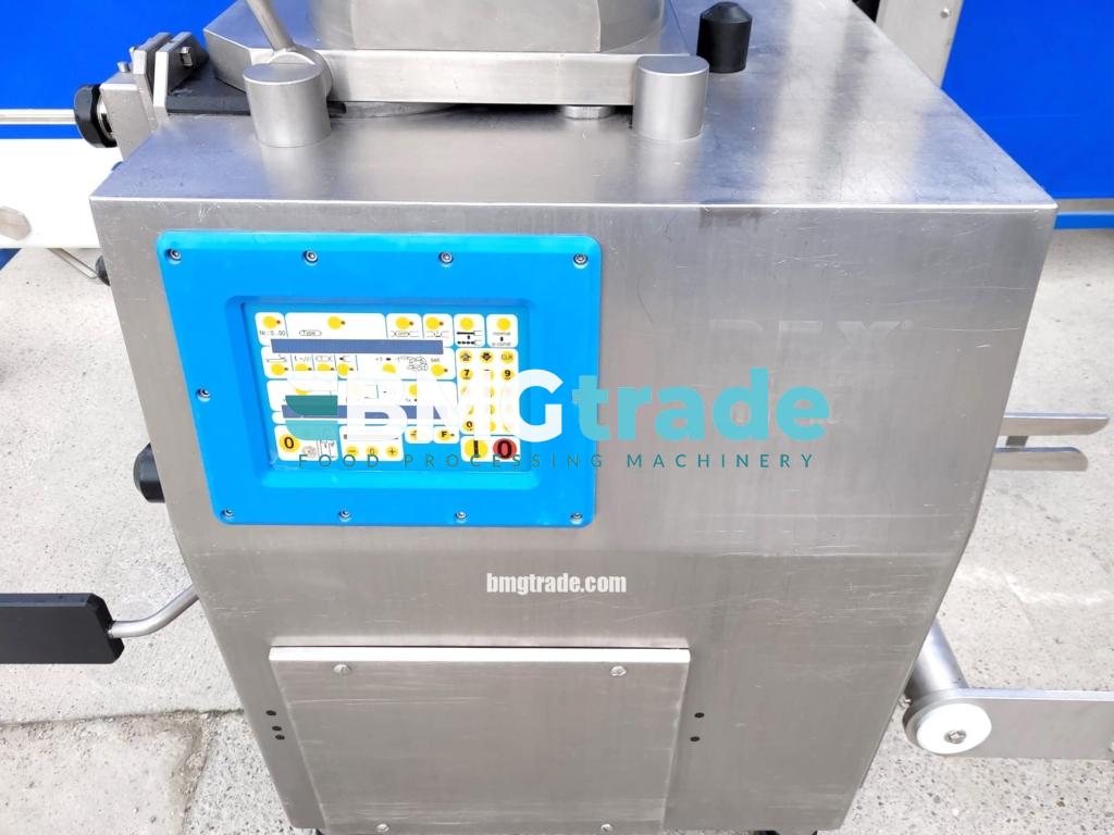 Rex-RVF200-loading-15