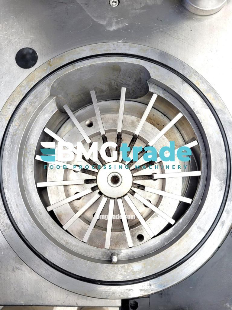 Rex-RVF200-loading-16