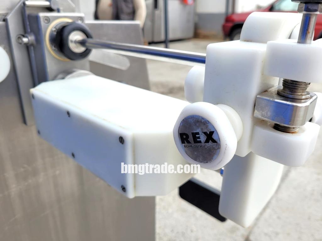 Rex-RVF200-loading-7