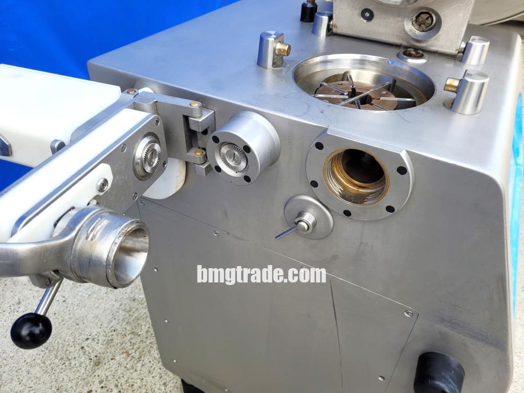 Rex-RVF327-vacuum-filler-1