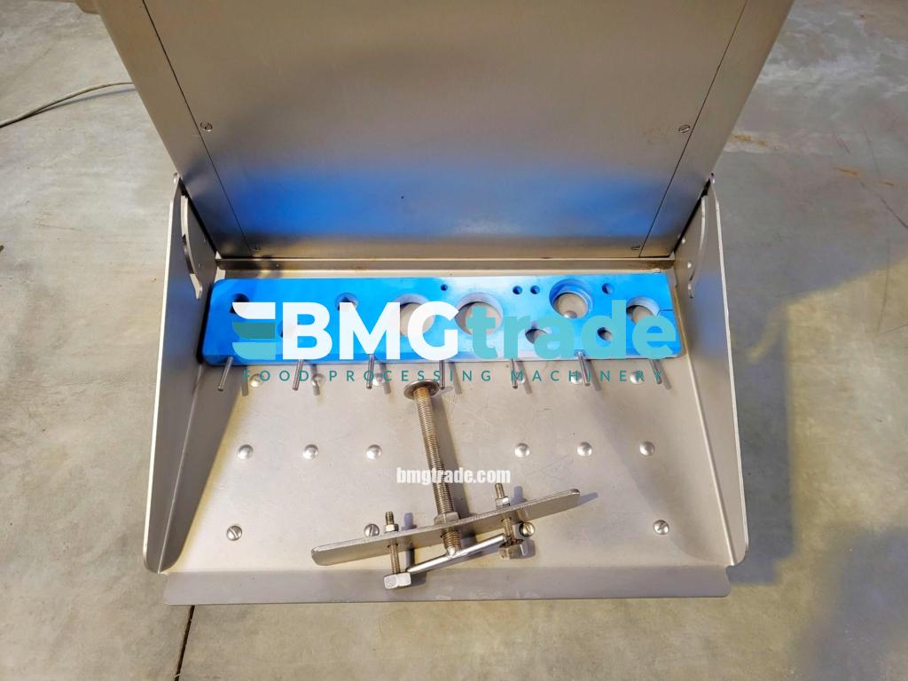 Rex-RVF50-vacuum-filler-5