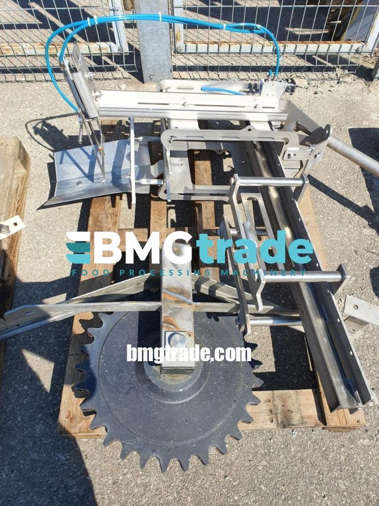 bmgtrade-meyn-cut-up-line-6000-birds-per-hour-20-1-rotated-4