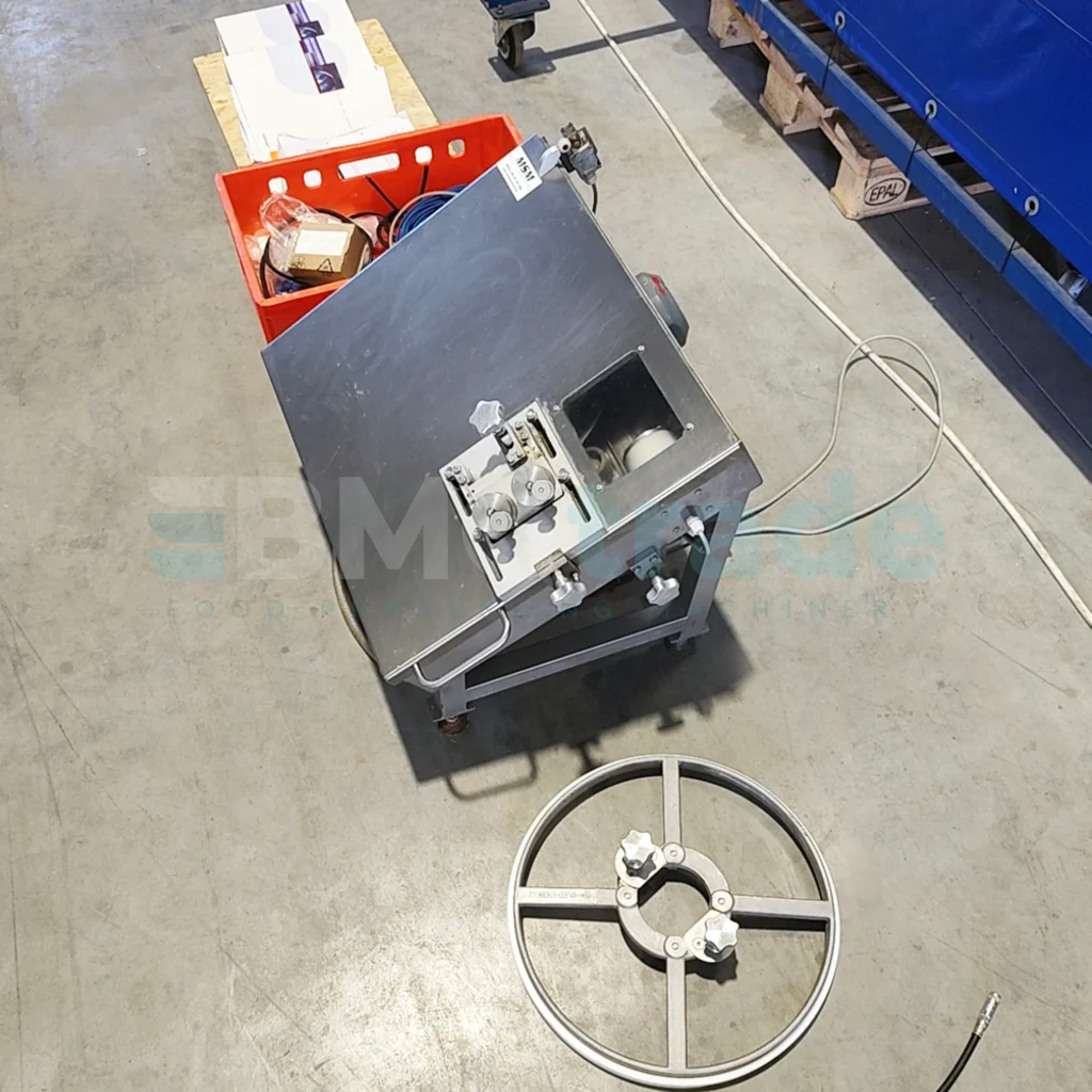 Weber CCS 304 meat and cheese slicer