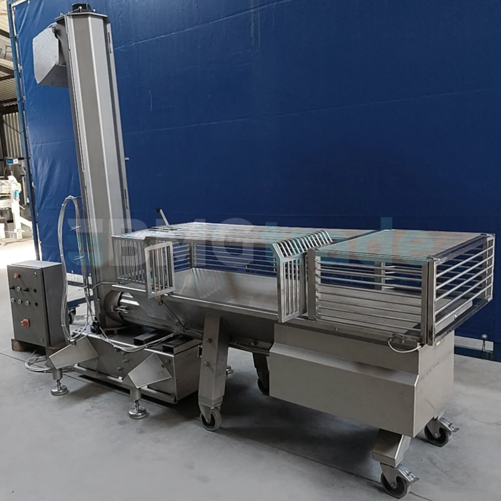 CARNITECH hopper and screw conveyor