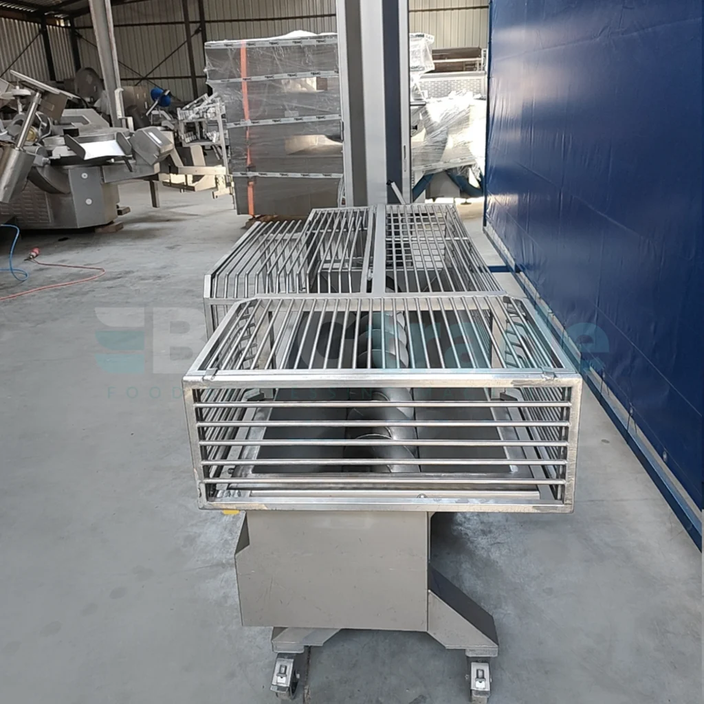CARNITECH hopper and screw conveyor