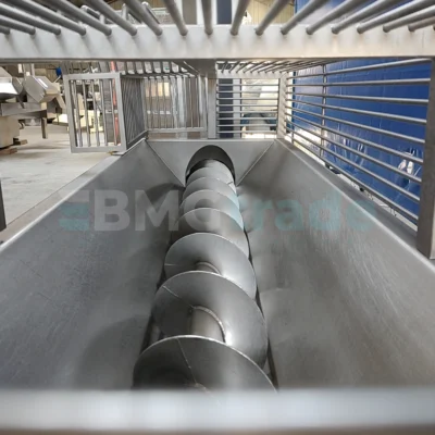 CARNITECH hopper and screw conveyor