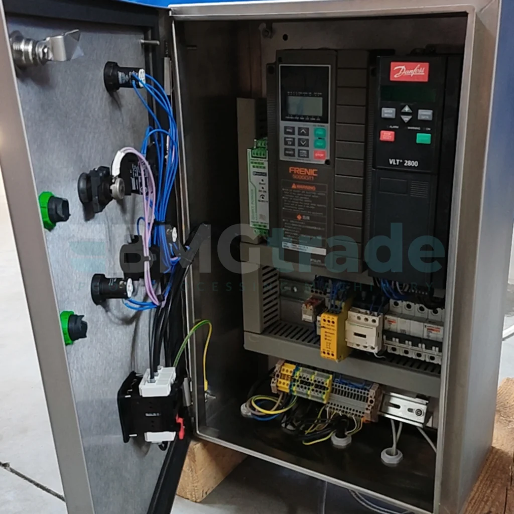 CARNITECH hopper and screw conveyor